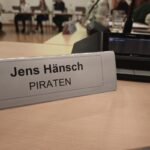 Plazuschild im SBR Pieschen: jesn Hänsch, PIRATEN